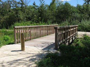 Passerelles en bois massif autoportées